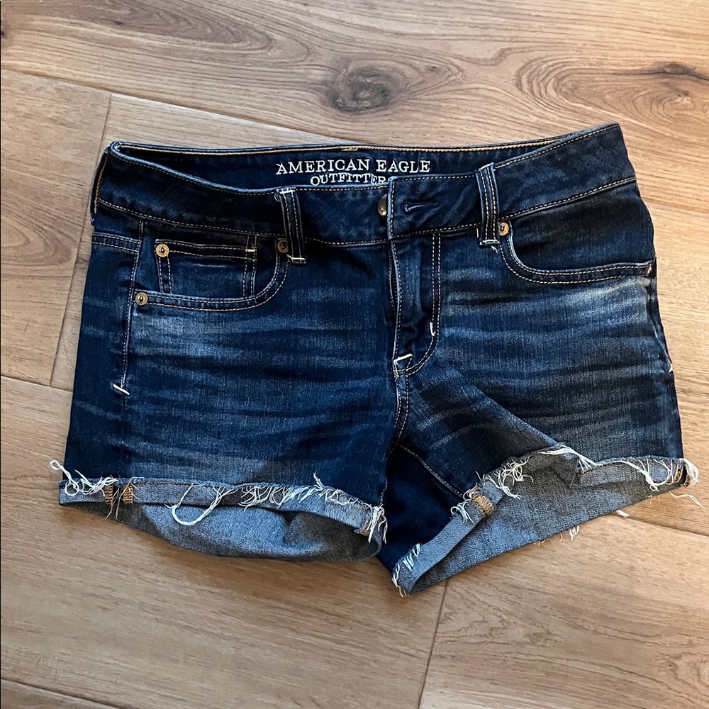American Eagle super stretch Shorty shorts size 4